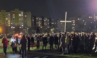 Sosnowiec: Droga Krzyżowa na Plac Papieski (fot. ks. P. Lech)