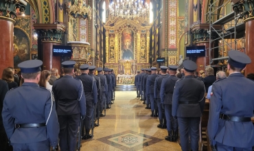 Katedra: poświęcenie sztandaru Aresztu Śledczego w Sosnowcu (fot. P. Lorenc)