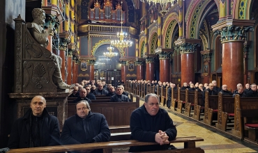 Katedra: wieczór modlitewno-formacyjny dla księży