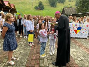 Caritas: Biskup odwiedził kolonię na Harendzie