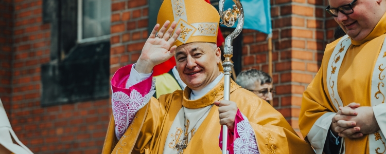 Bp Artur Ważny objął Katedrę w Sosnowcu