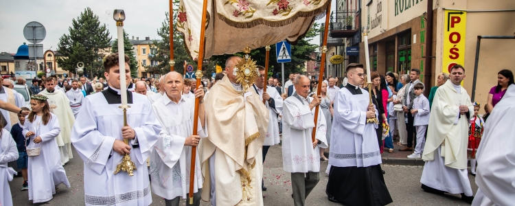Wolbrom: Boże Ciało z Biskupem