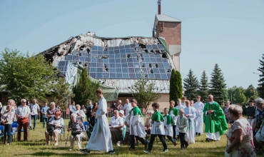 Biskup odprawił mszę w parafii św. Floriana