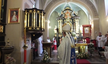 Poświęcenie odnowionych ołtarzy i ambony