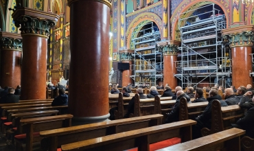 Katedra: wieczór modlitewno-formacyjny dla księży
