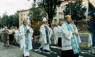 Margaretki u tronu NMP Anielskiej