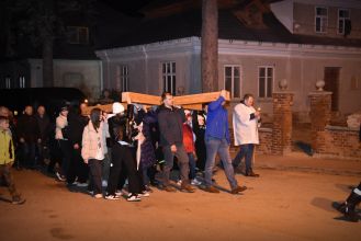Szreniawa: Droga Krzyżowa ulicami parafii