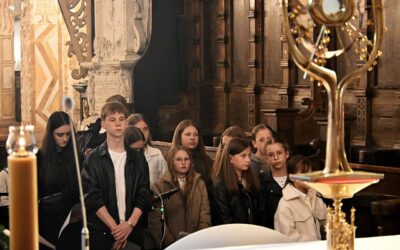 Ku Niebu. Wieczór Uwielbienia Młodzieży Rejonu Olkuskiego