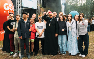 „Nie jesteście wersją demonstracyjną człowieka”. Festiwal Życia rozpoczął się w Kokotku