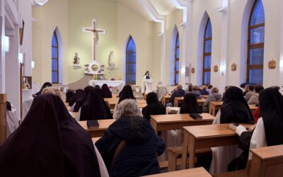 Nie&nbsp;czekaj na&nbsp;znak. Otwórz drzwi. Matka Teresa Kierocińska i&nbsp;nasza droga do&nbsp;świętości